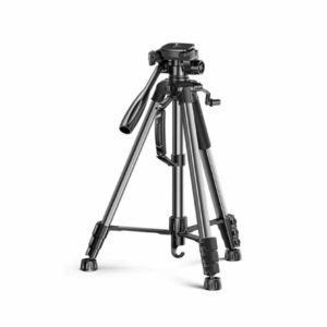 Adjustable height feature of Ugreen 15187 Professional Tripod for optimal shooting